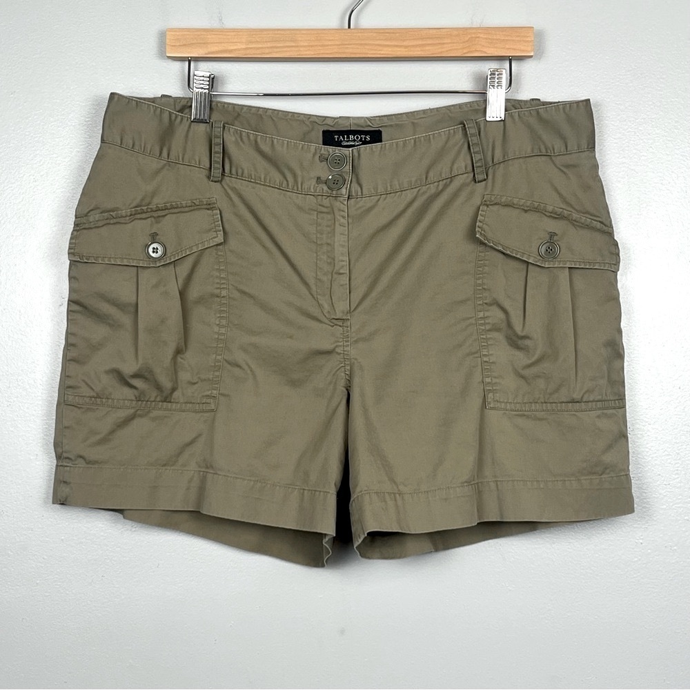 Talbots olive green cotton elastane cargo style shorts, size 16.